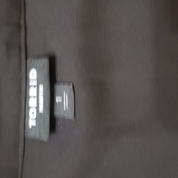 Black Blouse Size 1 Torrid - Picture 3 of 3